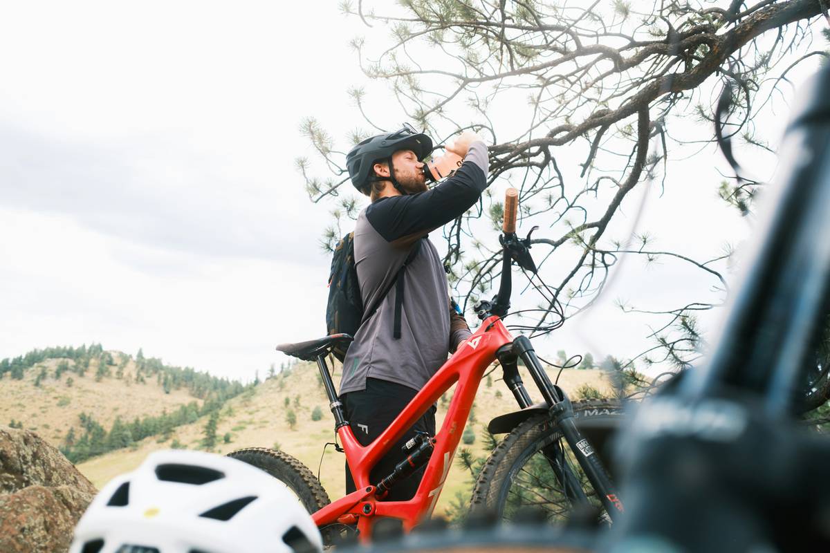Comparison chart showing Altitude Cycling Preparation strategies for ebike mountain tours