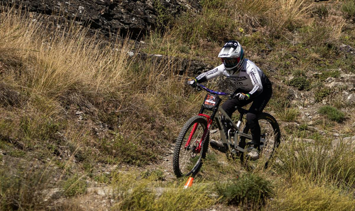 Mountain Bike Gear Reviews showing side-by-side comparison of eMTB vs traditional MTB helmets and hydration packs