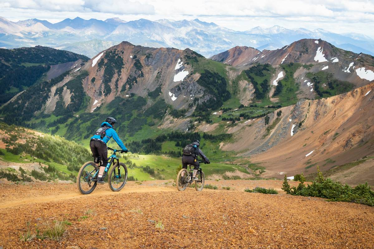 Mountain Bike Gear Reviews field test of eMTB gloves and frame bags on Deschutes County trails