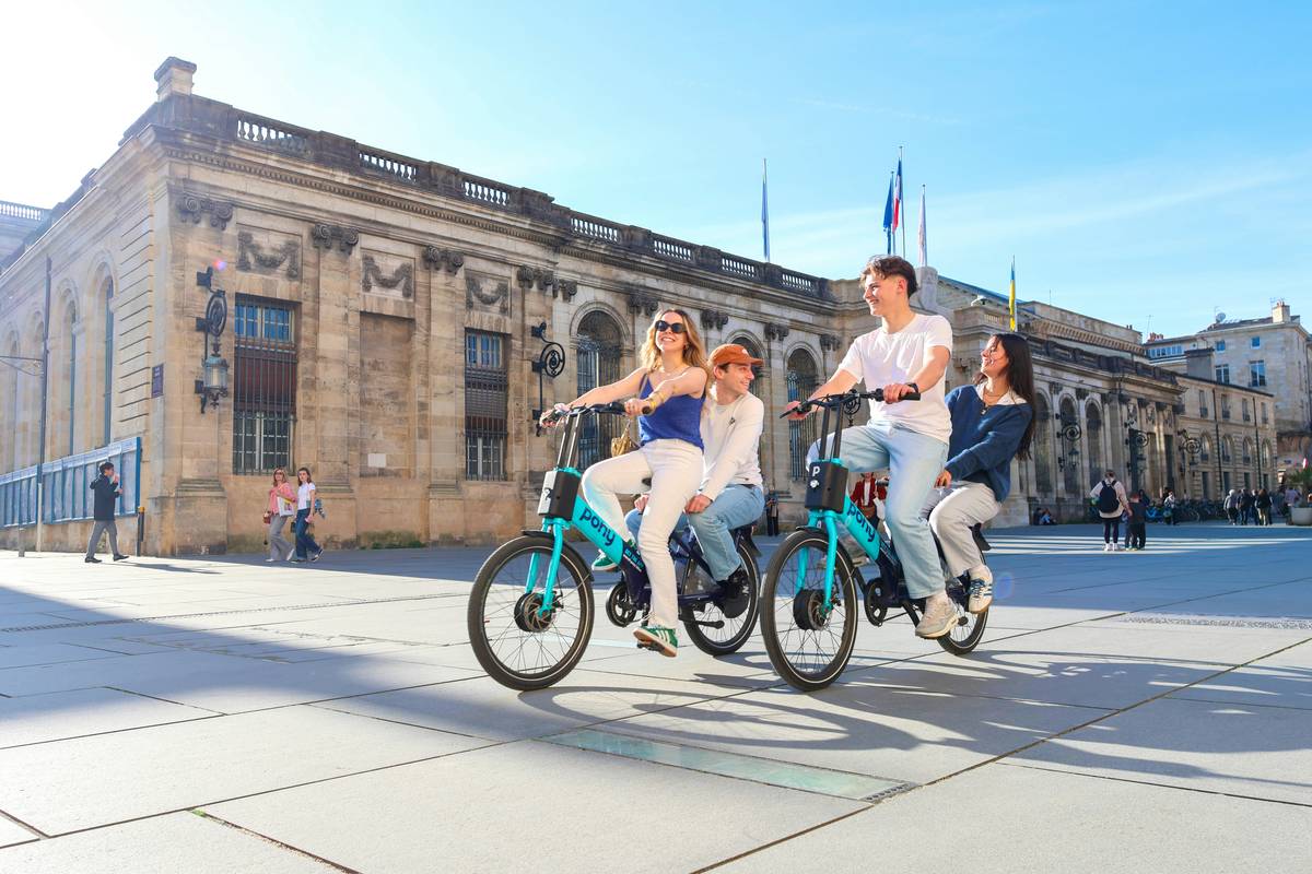 Urban Eco Tours: Redefining City Exploration on Two Electric Wheels
